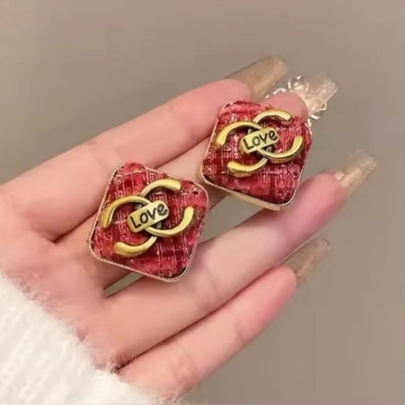 High Fashion Velvet Love Earrings - Picture 2 of 4